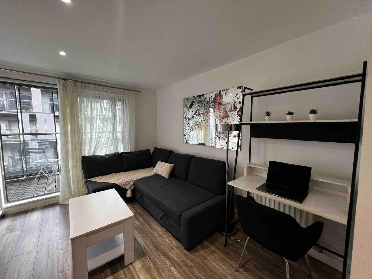 Stylish 1-Bed Flat With Sofa-Bed In London Apartment Exterior photo